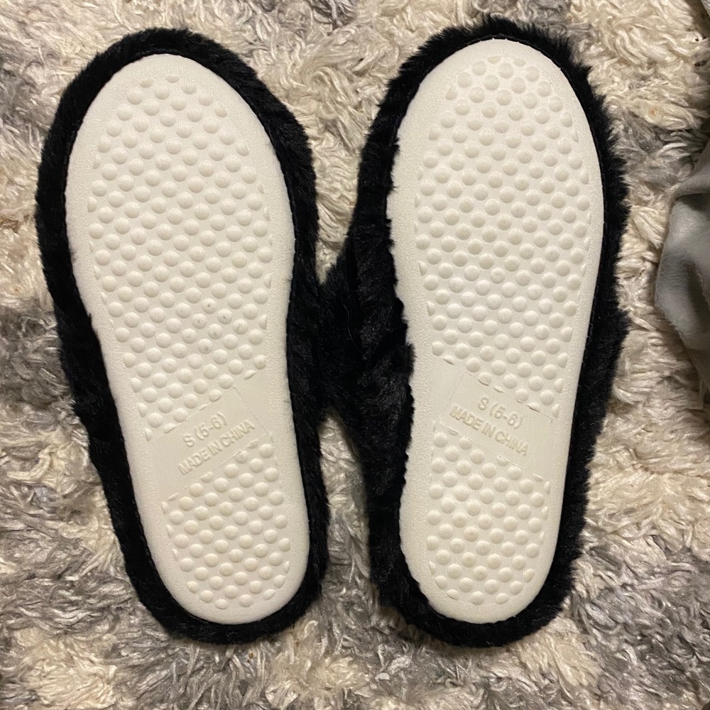 Slippers - Picture 2 of 2